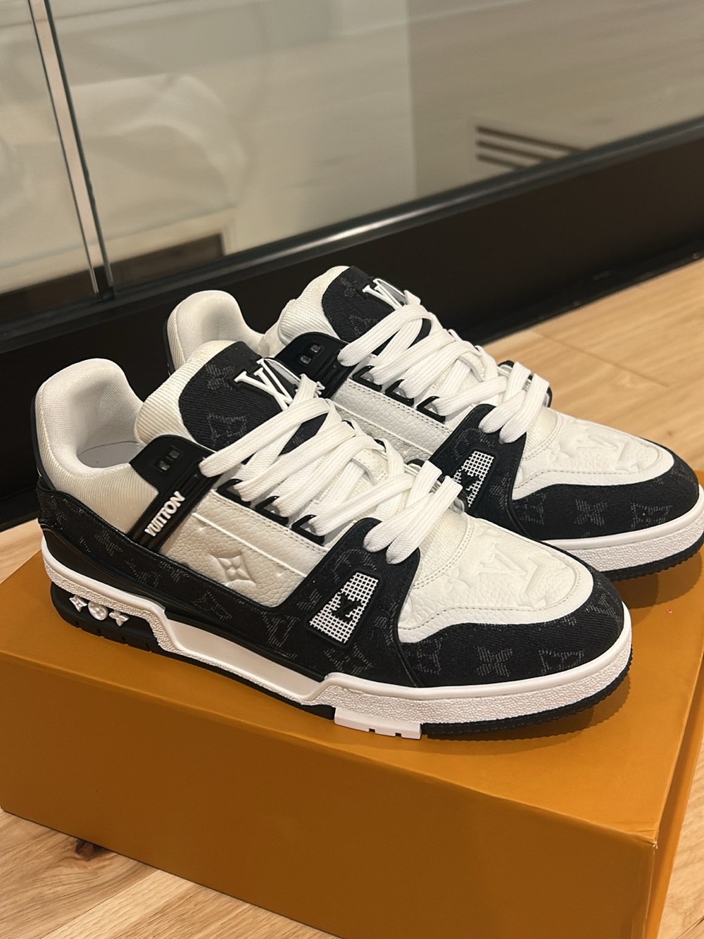 Louis Vuitton Men's Low-Top Sneaker in Black & White Monogram